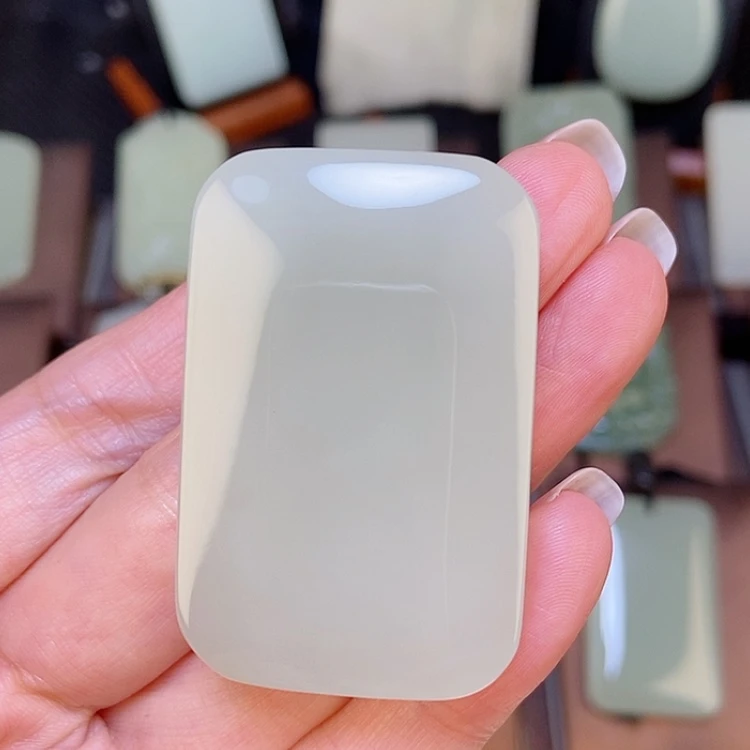 【闪购商品】颈饰未镶嵌和田玉