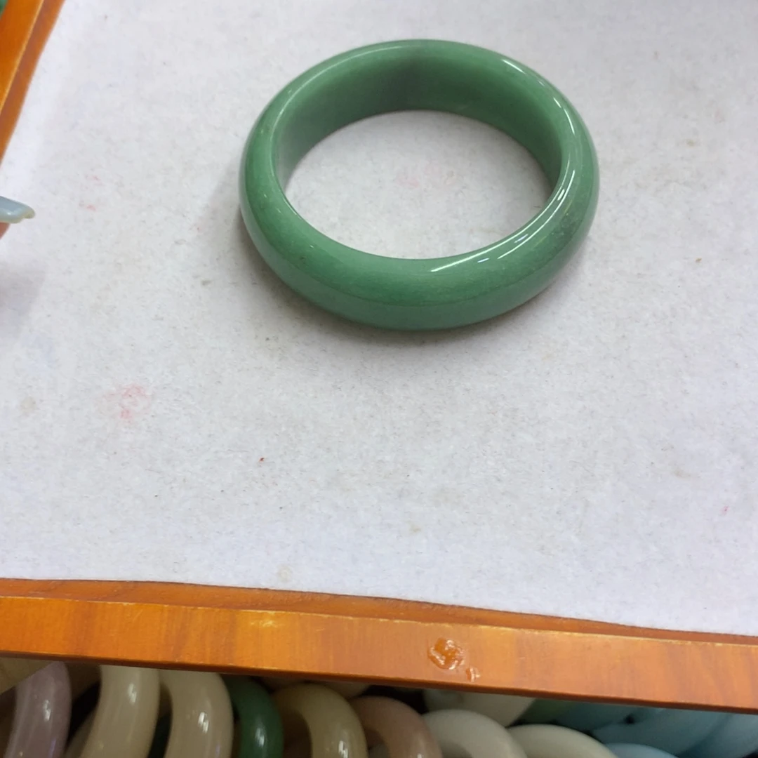 未镶嵌手镯石英质玉