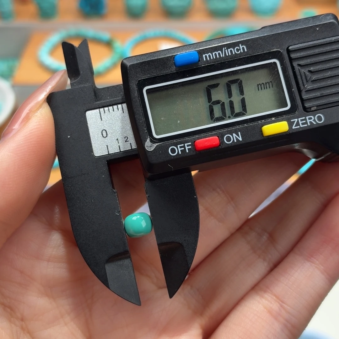 绿松石未镶嵌珠宝奇石老型