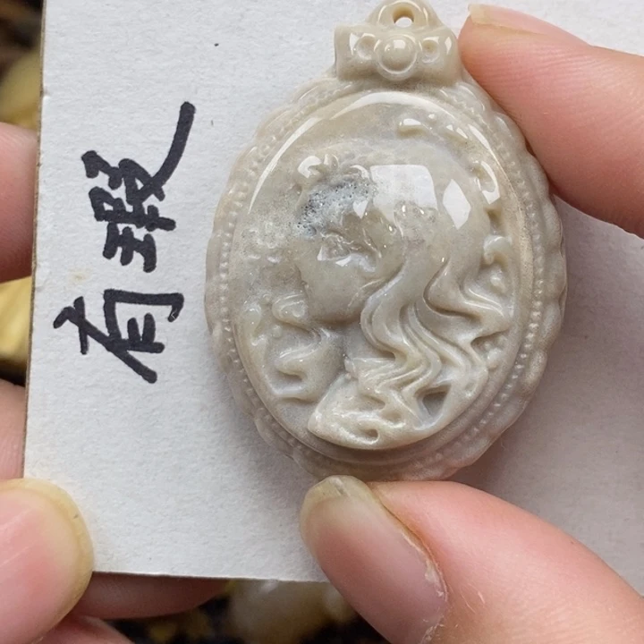 硅化珊瑚（珊瑚玉）未镶嵌颈饰