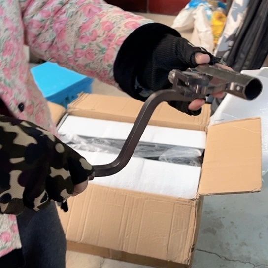 加长拐角灰色微瑕一个。