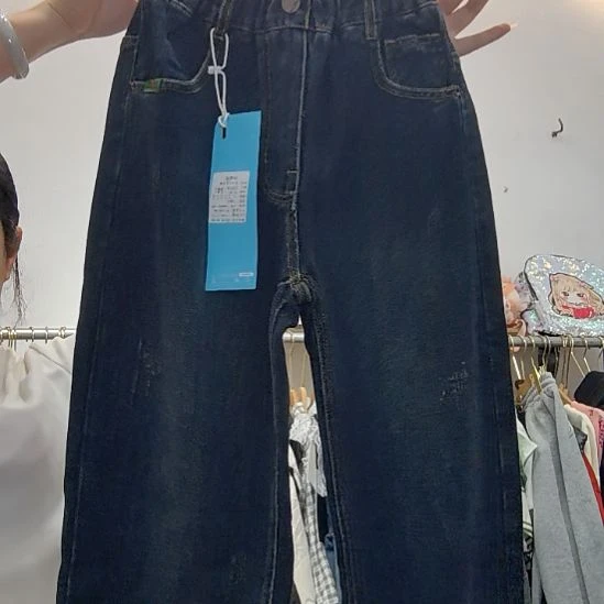 牛仔裤穿130身高。。。