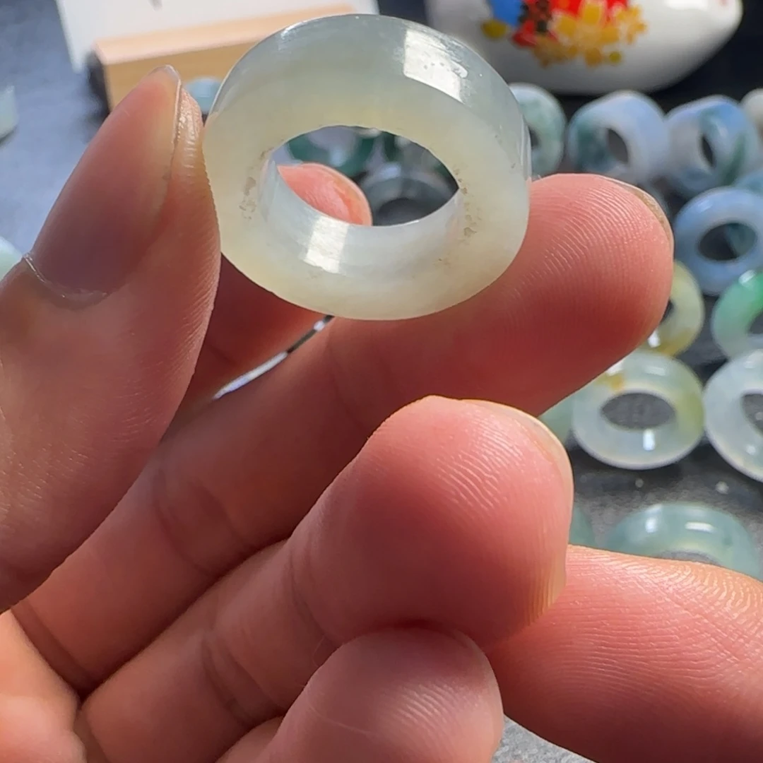 定制翡翠未镶嵌戒指
