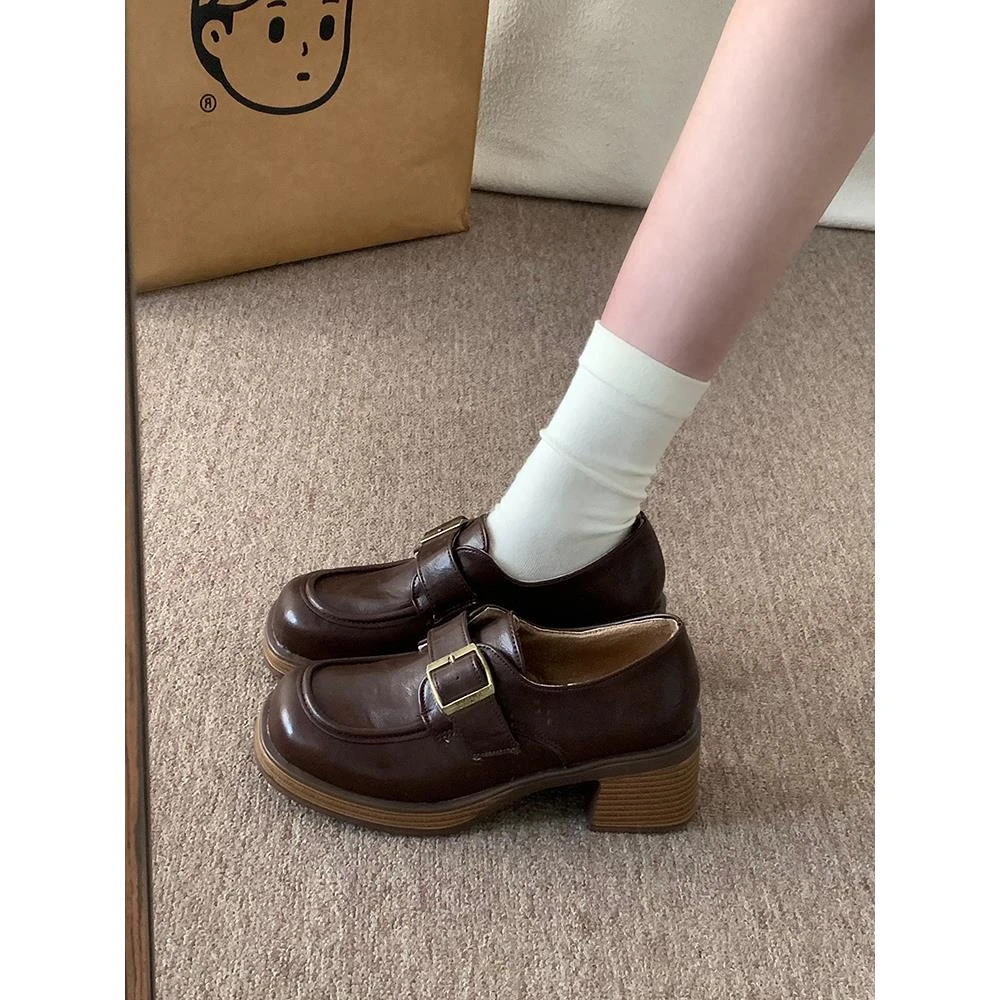 【JTG&SHOES 官方】流行覆古覆古荒原风格金属扣圆头厚跟2025秋季