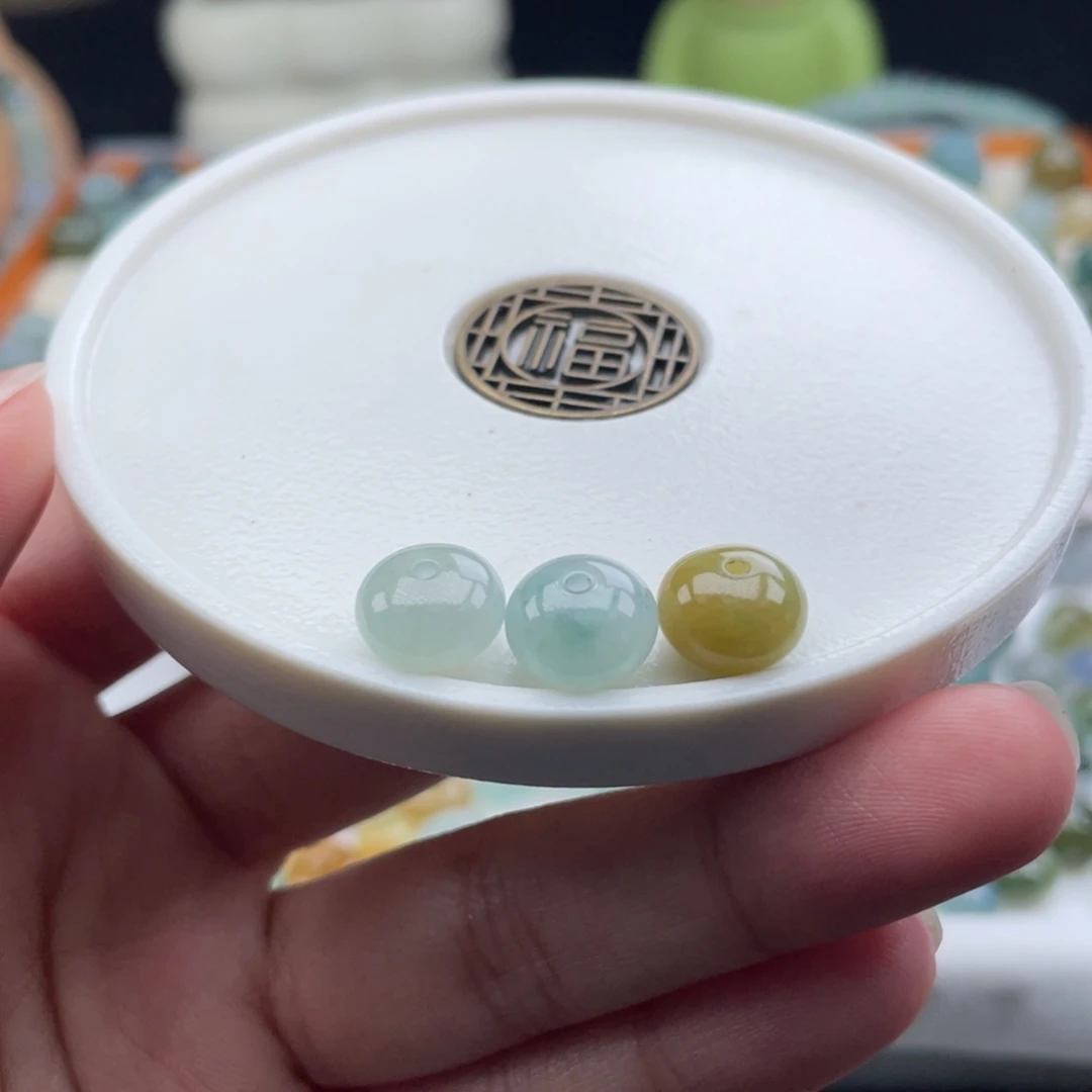 翡翠散珠天然缅甸翡翠a货三颗9+，黄有纹