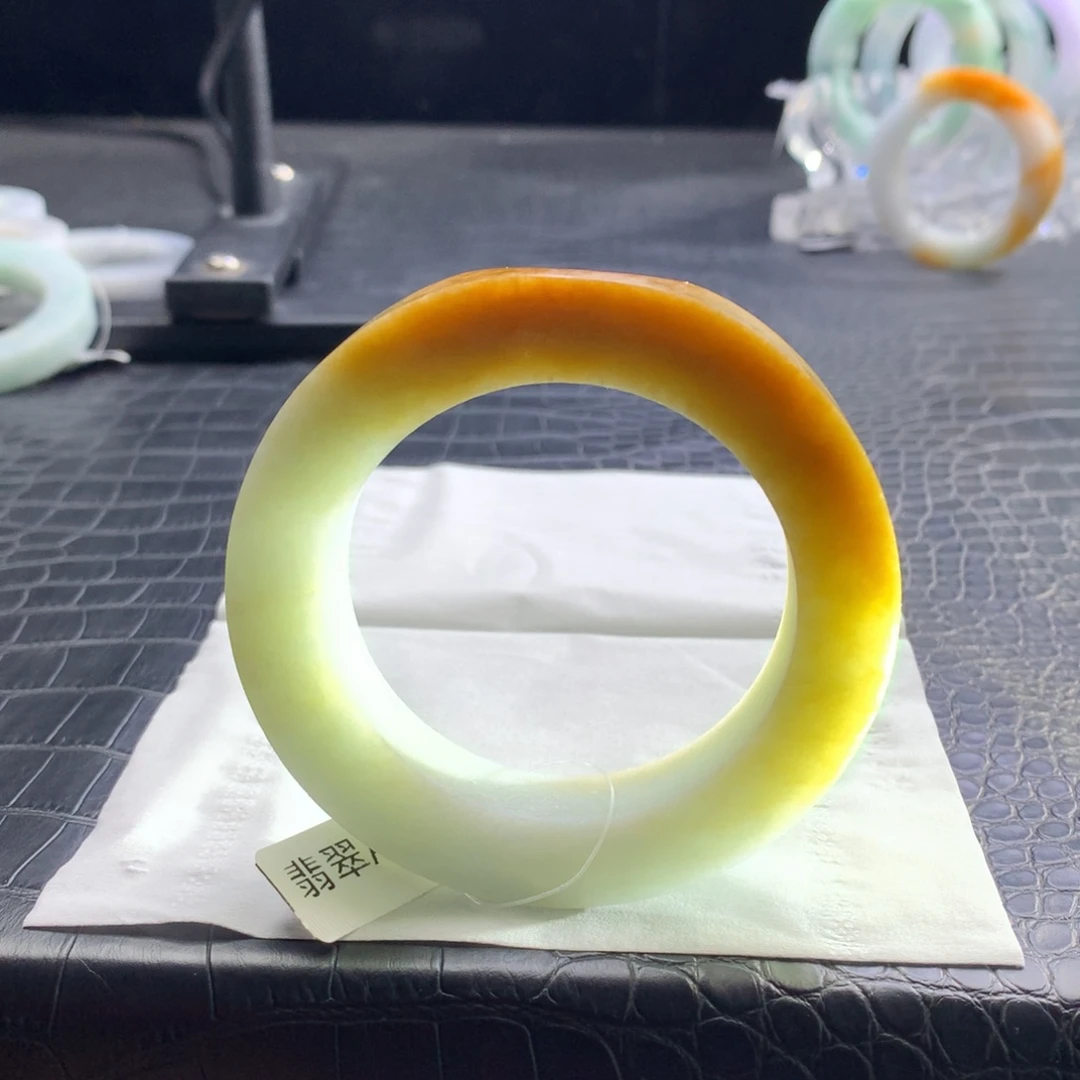 未镶嵌手镯定制翡翠