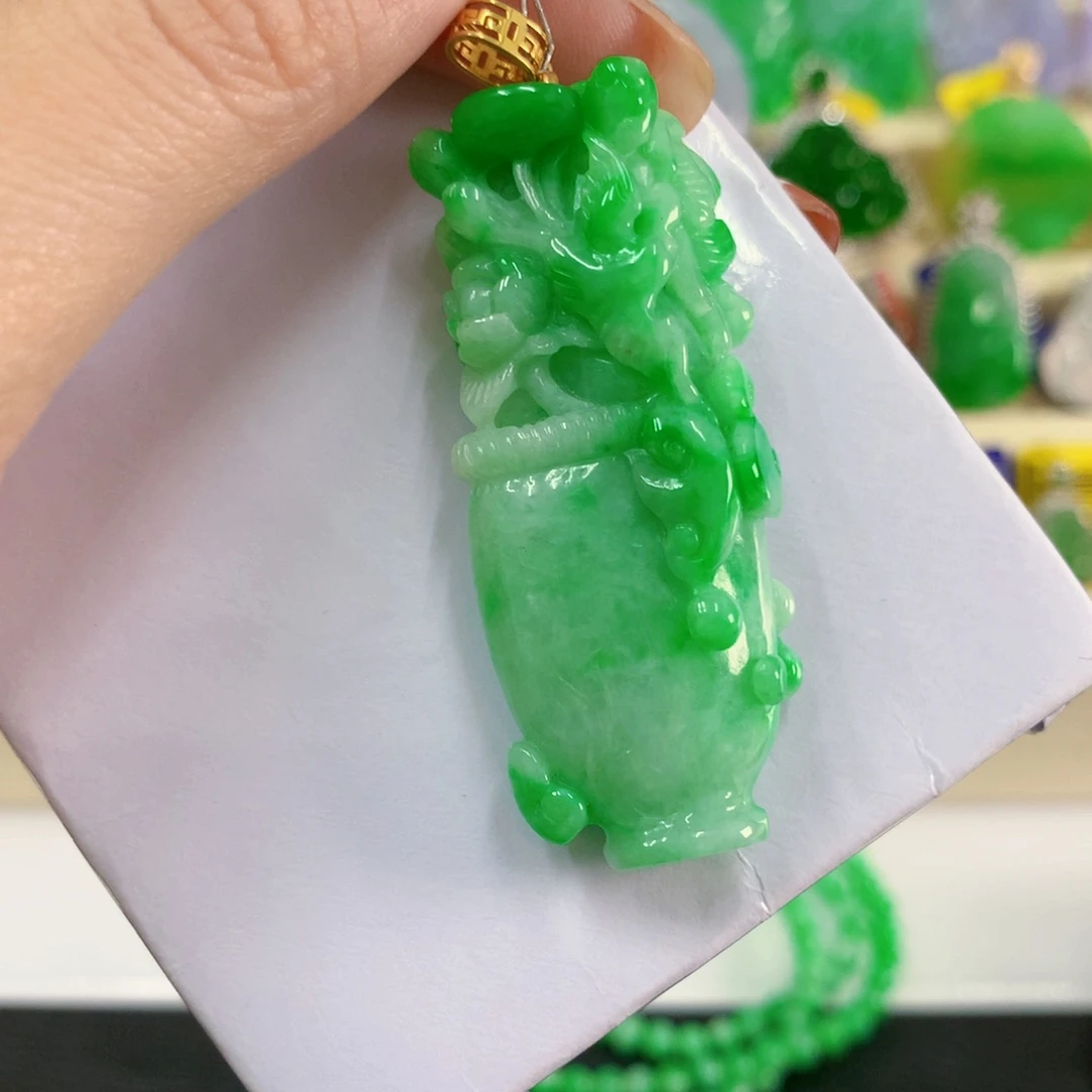吊坠(不含链)18K金镶嵌翡翠