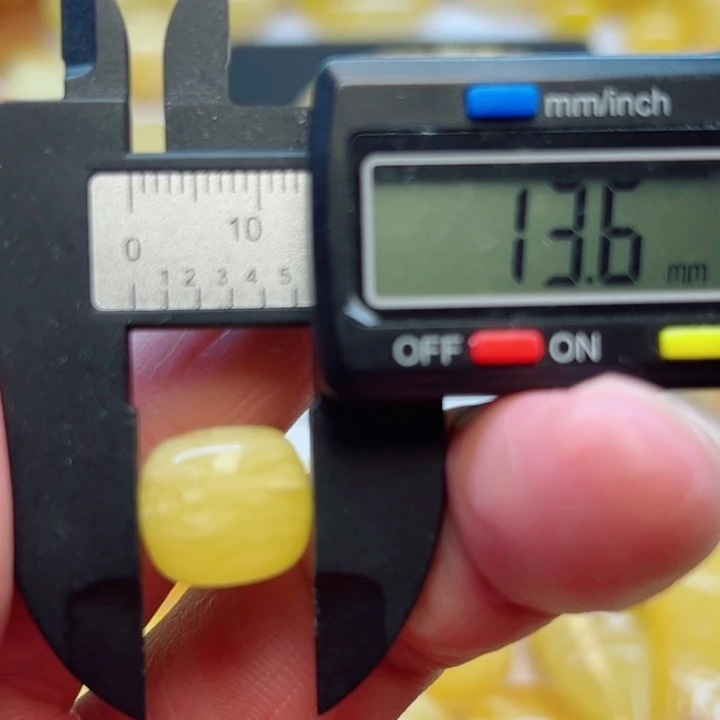 未镶嵌琥珀（矿物珀）裸石