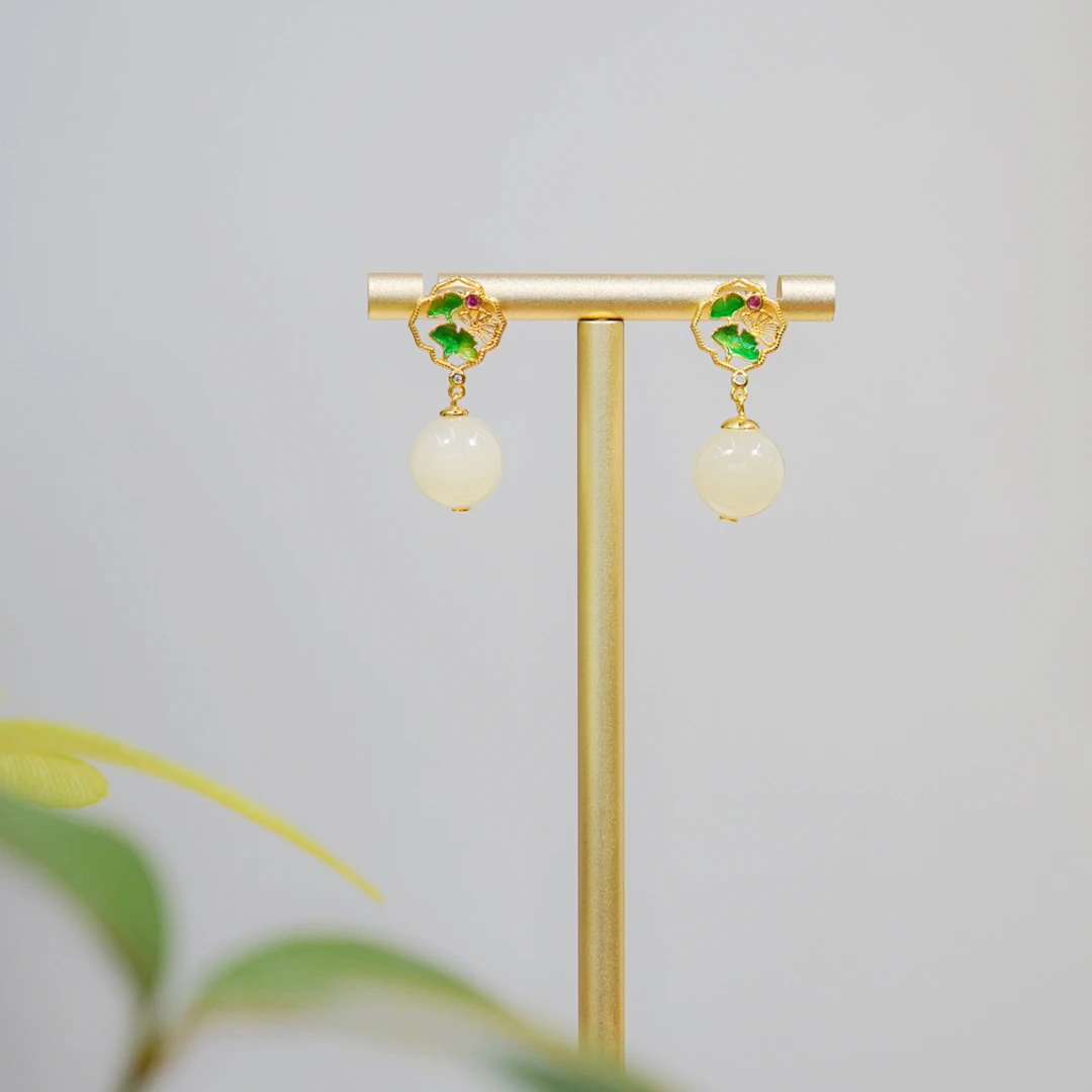 s925银镶嵌和田圆珠耳钉