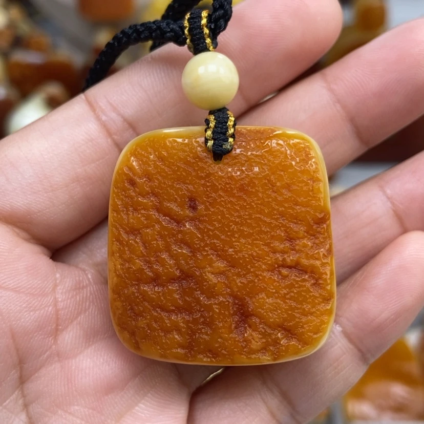 【闪购商品】琥珀颈饰未镶嵌