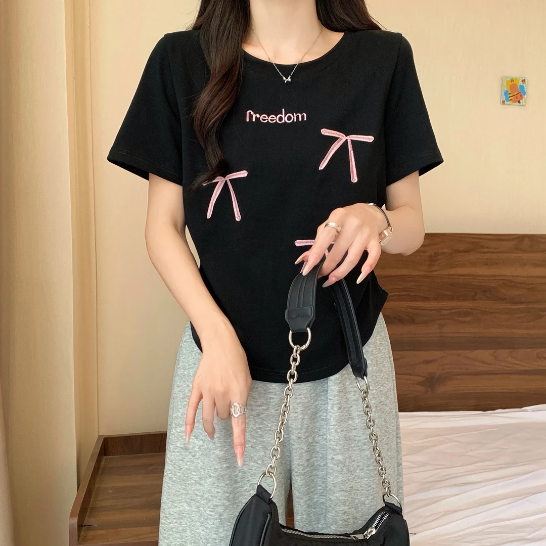 2025夏季大码女装新款胖mm显瘦气质圆领蝴蝶结刺绣短袖T恤上衣
