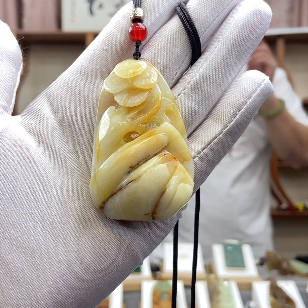 蛇纹石玉未镶嵌颈饰