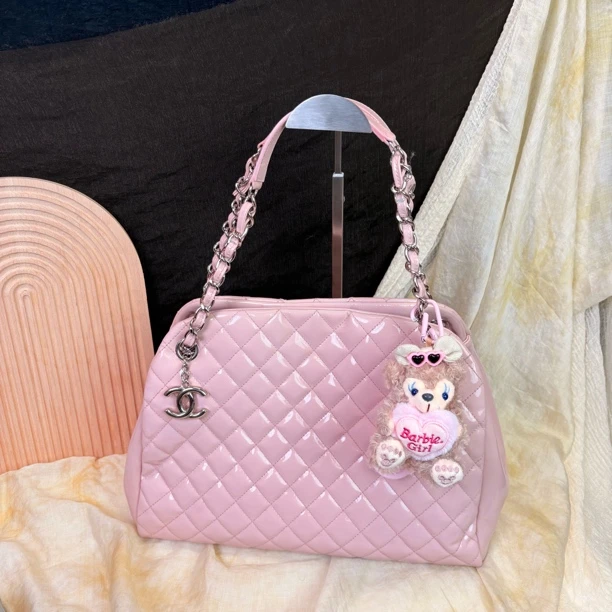 95新 Chanel/香奈儿 樱花粉保龄球单肩包