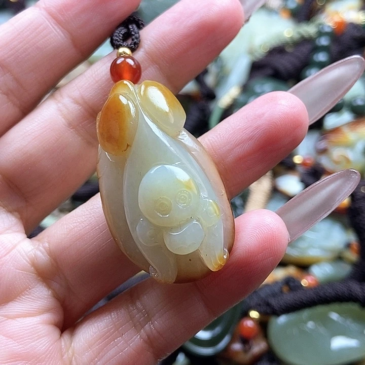 和田玉颈饰未镶嵌