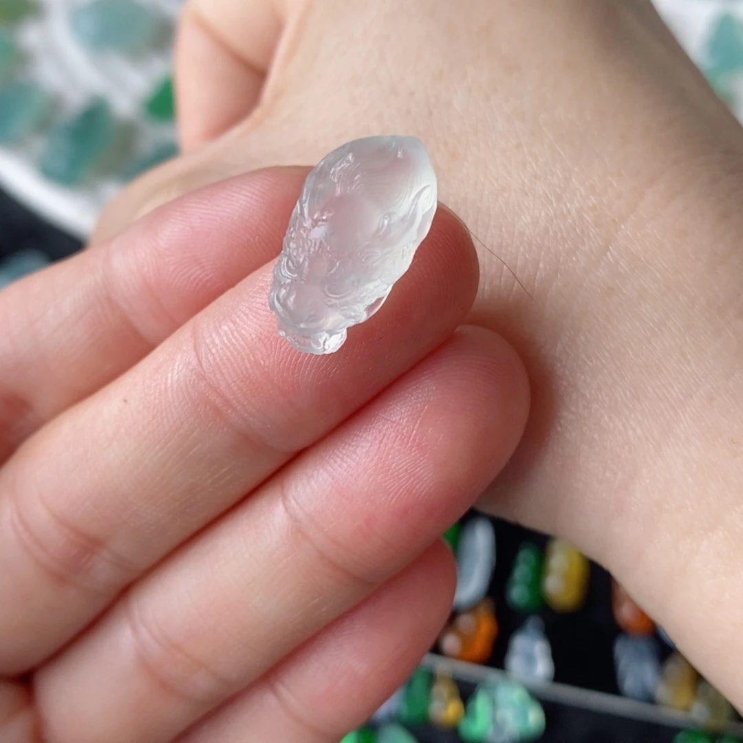 定制翡翠未镶嵌龙头