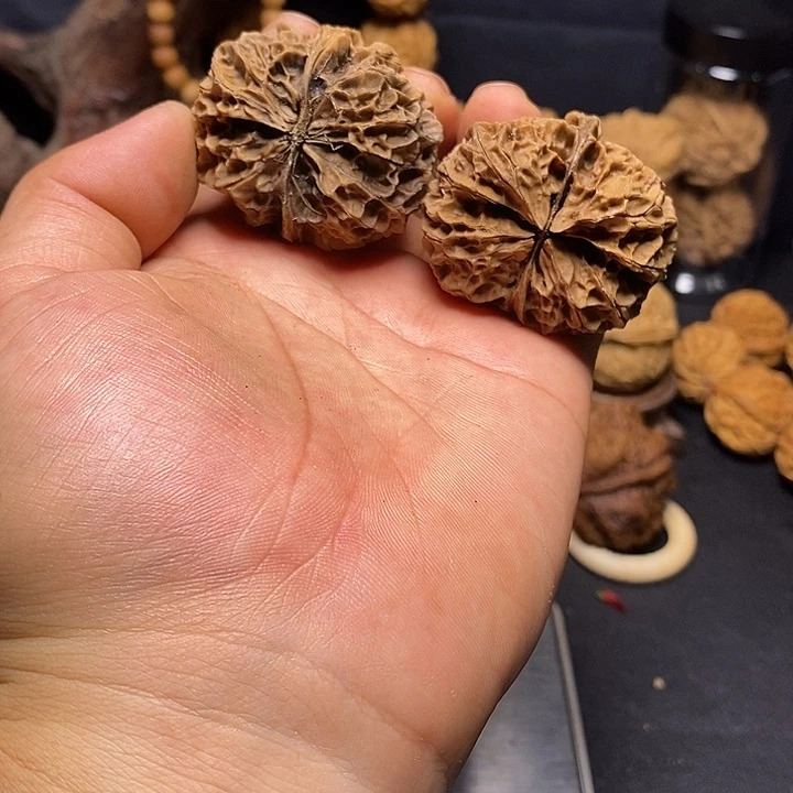 文玩核桃吊坠云南铁核桃15