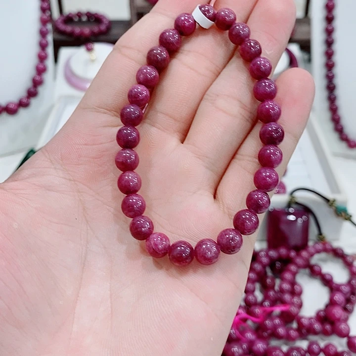 手串未镶嵌红宝石