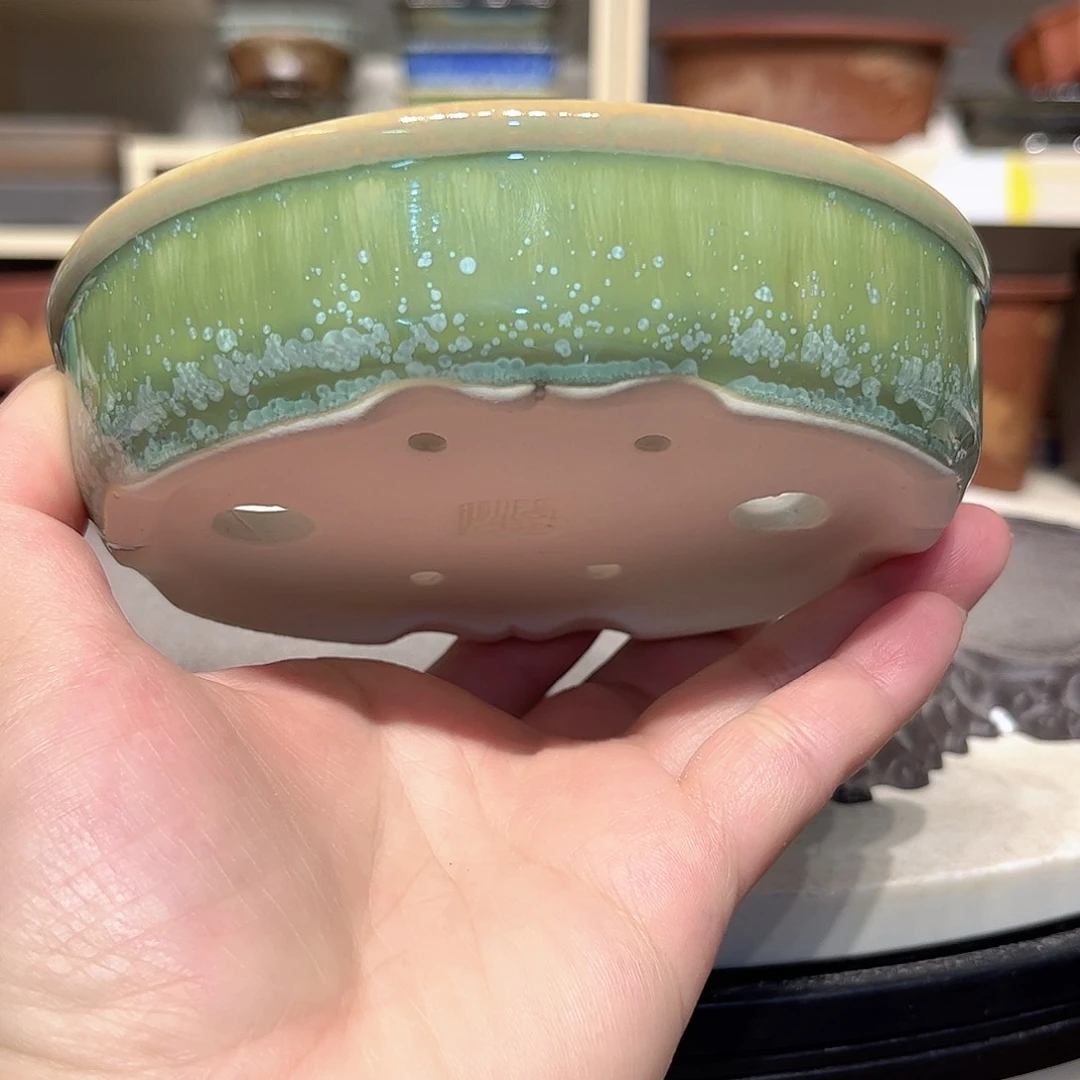 紫砂花盆瑕疵3.5-12.5-10.5。。。