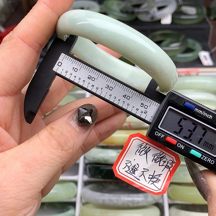 蛇纹石玉手镯未镶嵌725