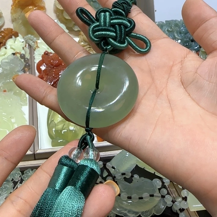 蛇纹石玉未镶嵌吊坠