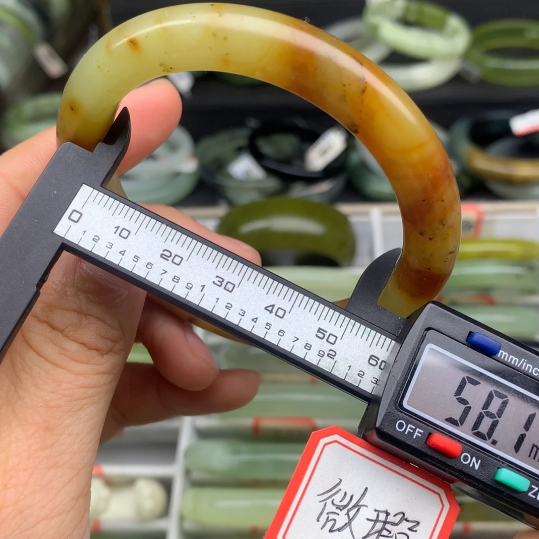 蛇纹石玉未镶嵌手镯965