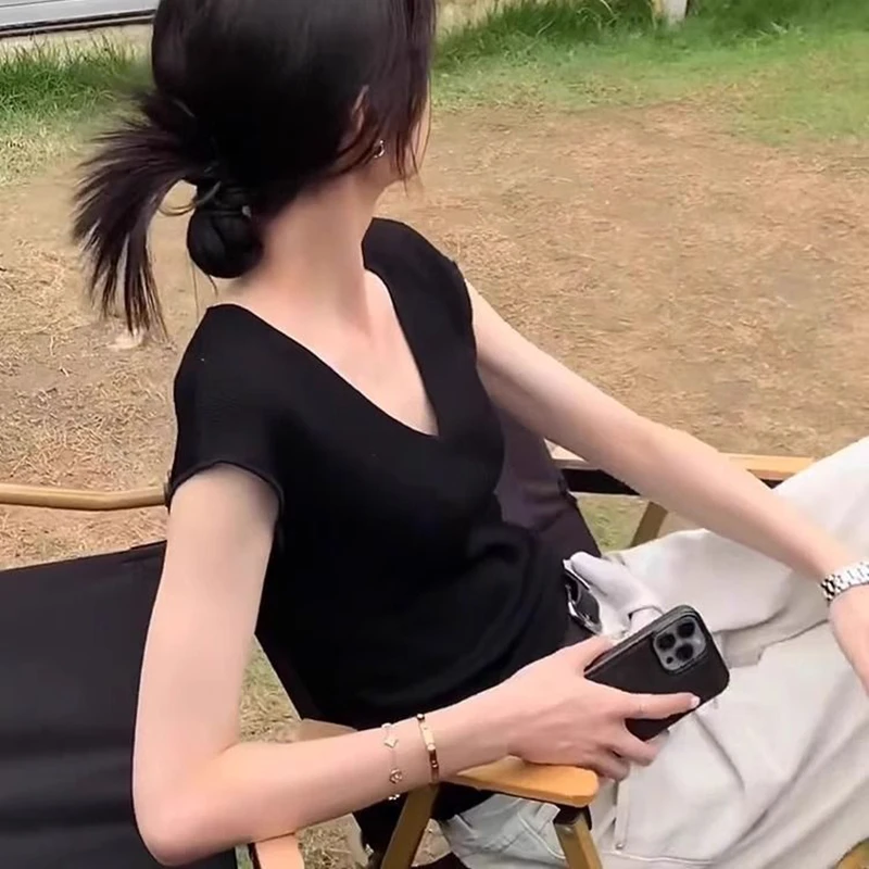 黑色正肩针织短袖t恤女夏季新款修身高级感超好看V领小飞袖上衣薄