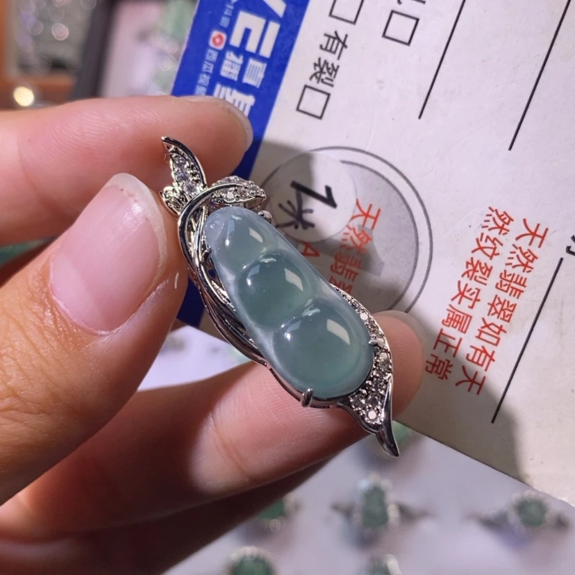 【闪购商品】翡翠未镶嵌颈饰