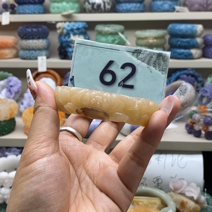 未镶嵌手镯石英岩玉
