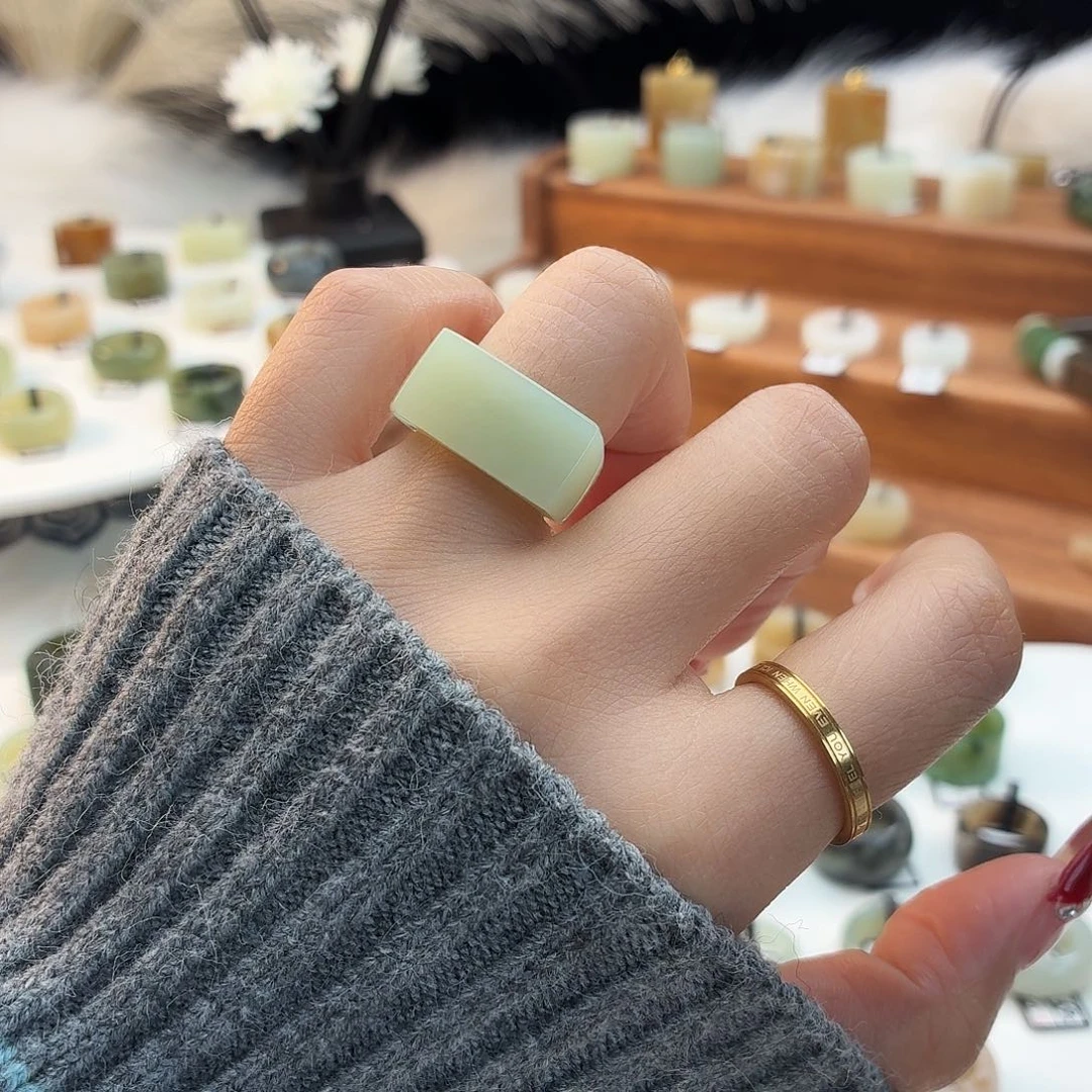 和田玉未镶嵌戒指i20果绿马鞍16.3mm