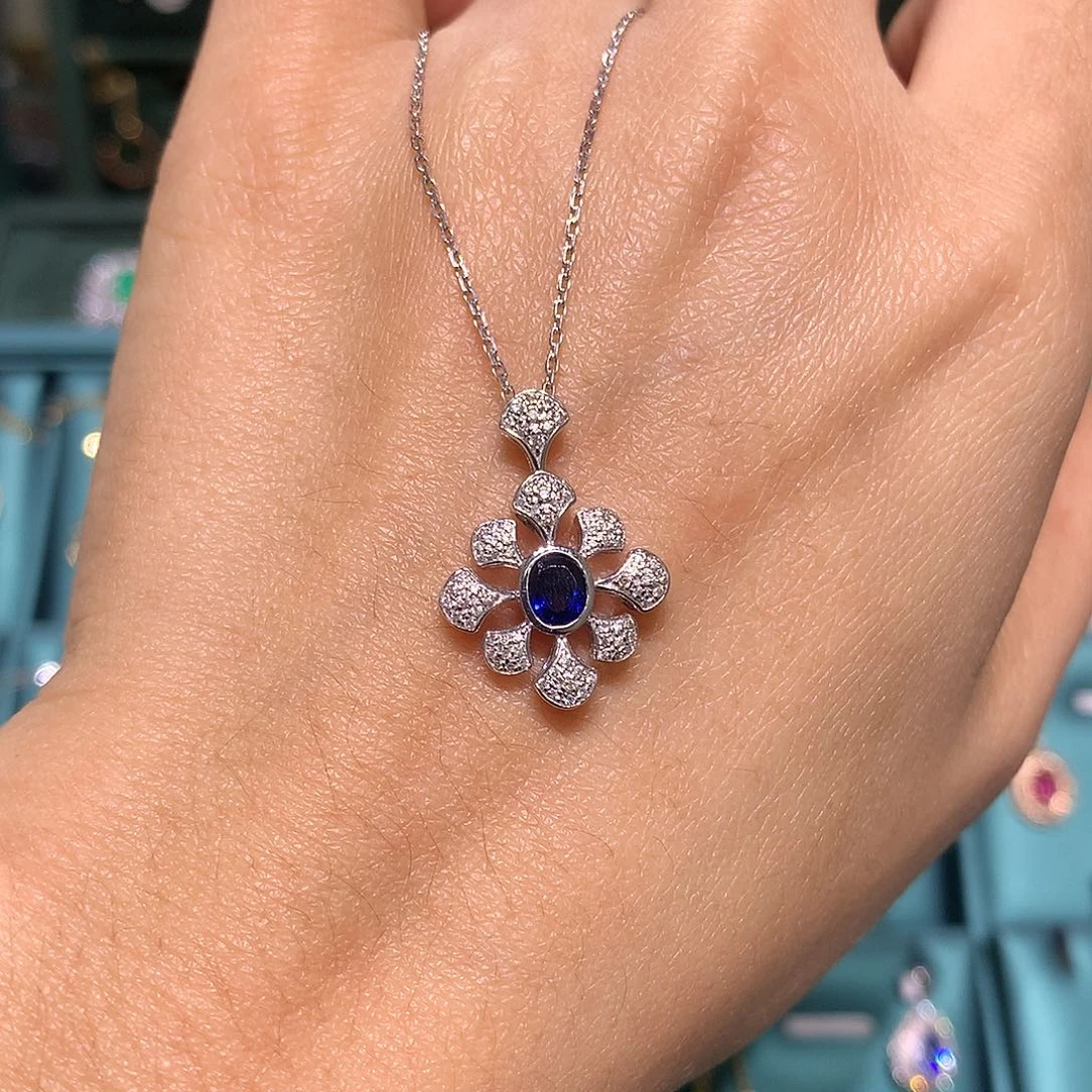 蓝宝石颈饰18K金镶嵌