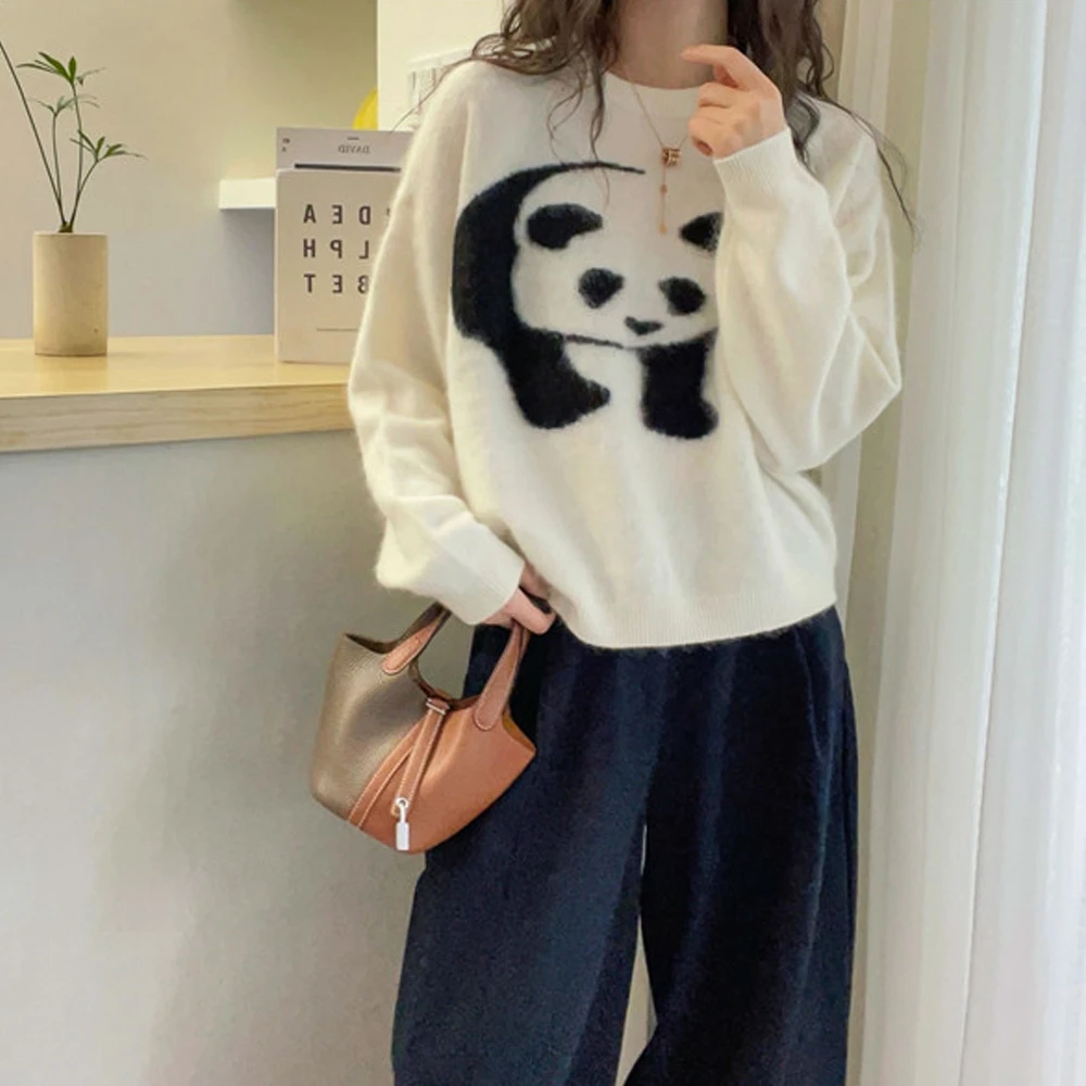 卡通熊猫拼接刺绣圆领套头长袖针织衫女秋冬新款宽松休闲保暖毛衣