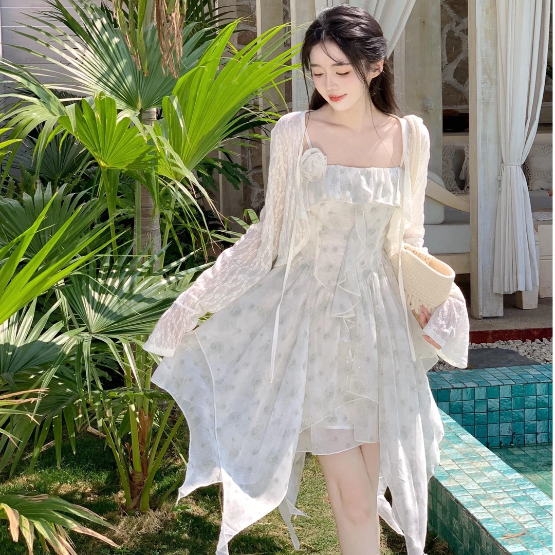 6929 春季大码甜美不规则海边度假碎花吊带裙+蕾丝开衫两件套