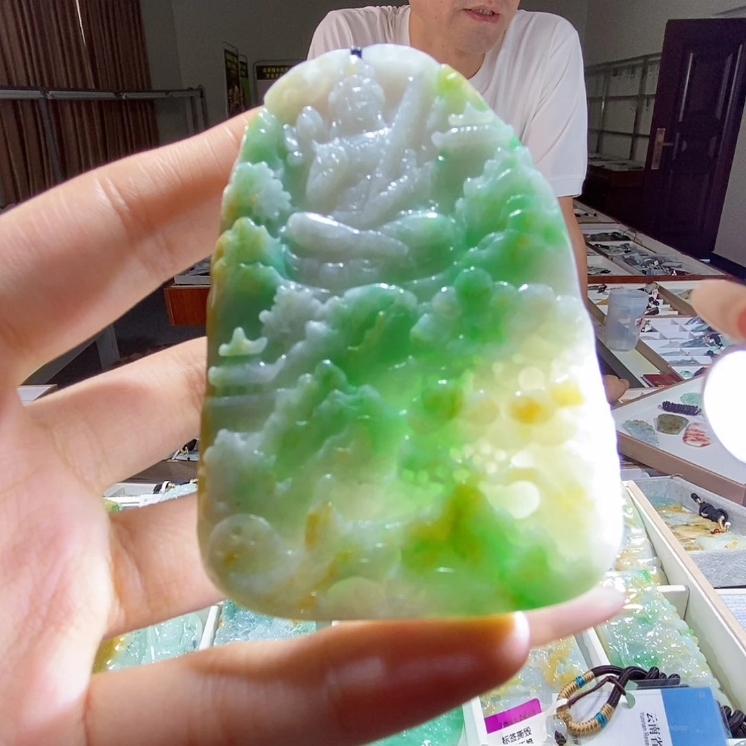 翡翠未镶嵌颈饰翡翠