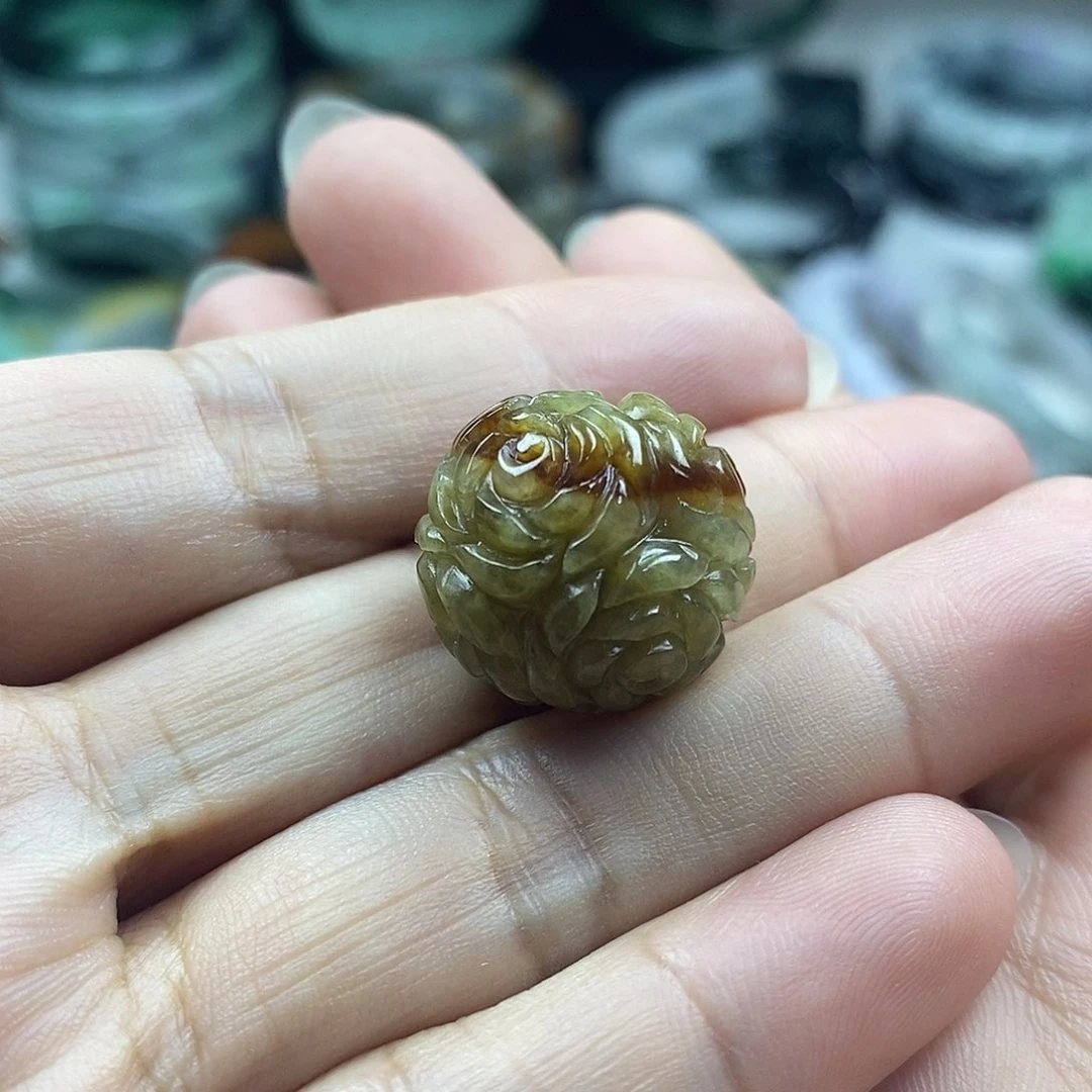 翡翠未镶嵌颈饰花球