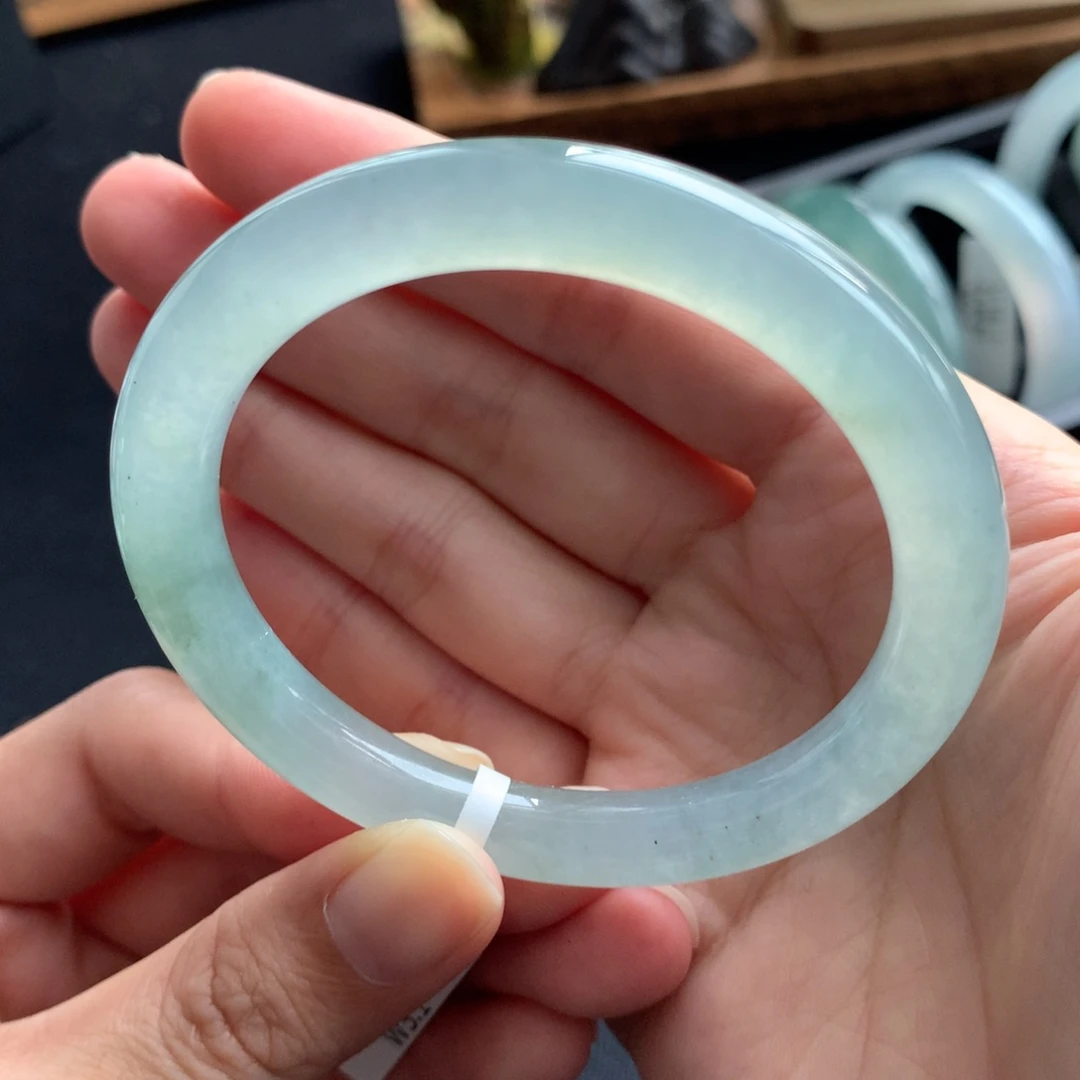 翡翠未镶嵌手镯翡翠