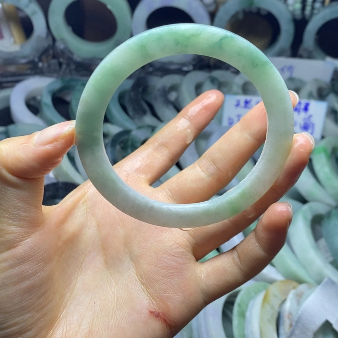 定制翡翠未镶嵌手镯