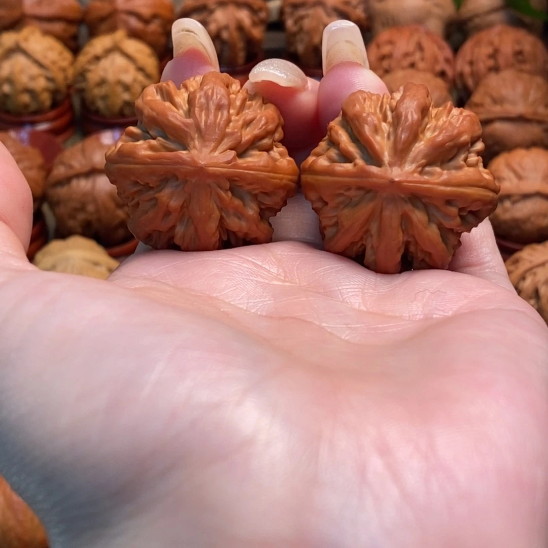 文玩核桃把件八棱王