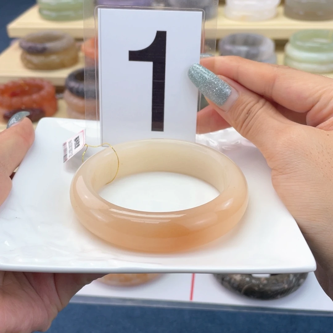 未镶嵌手镯石英岩玉