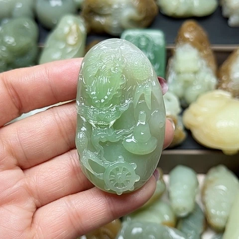 颈饰未镶嵌和田玉忍**王