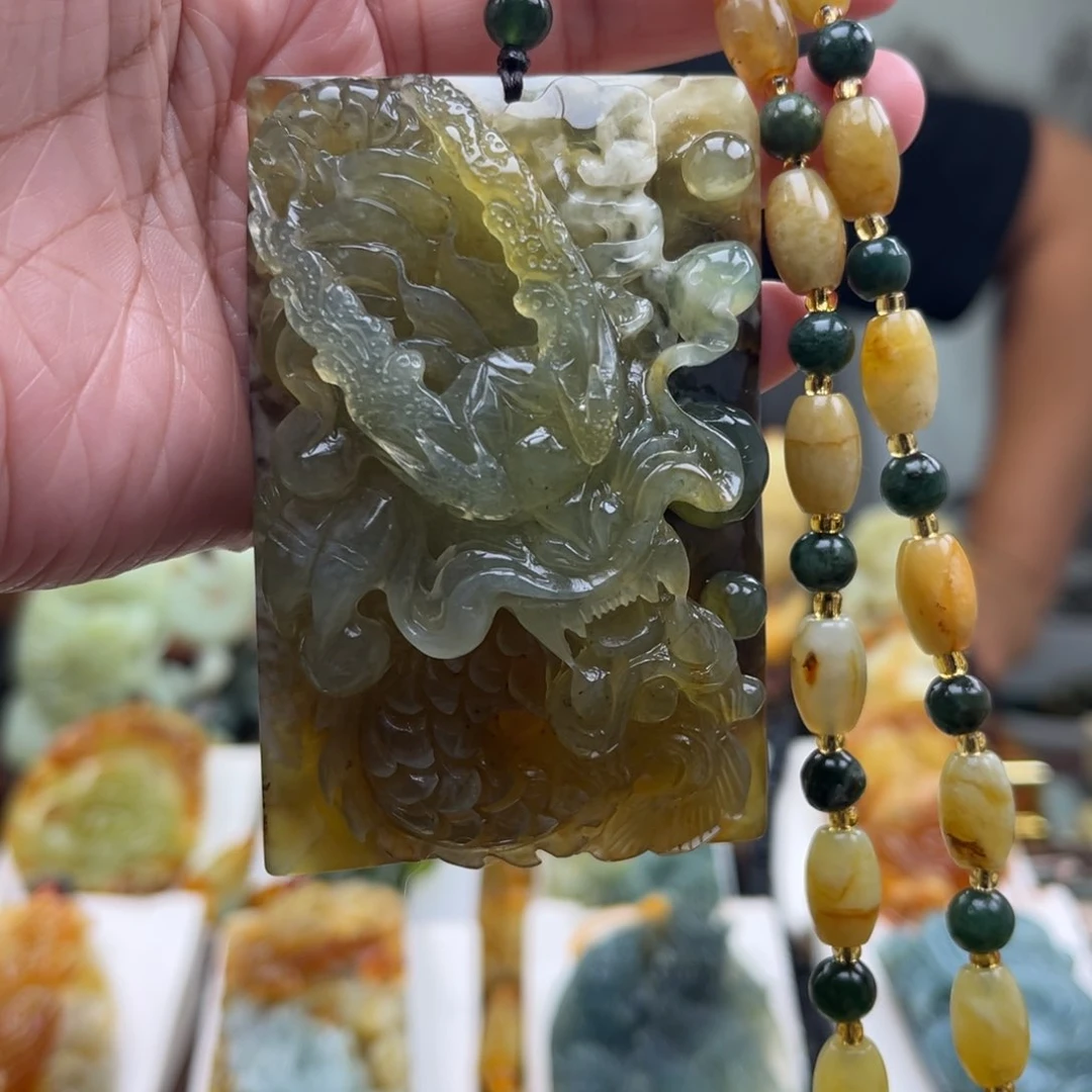 岫玉未镶嵌颈饰挂件