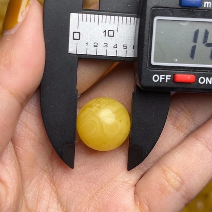 岁***月蜜蜡未镶嵌珠宝奇石微瑕福利满蜡无优化圆珠