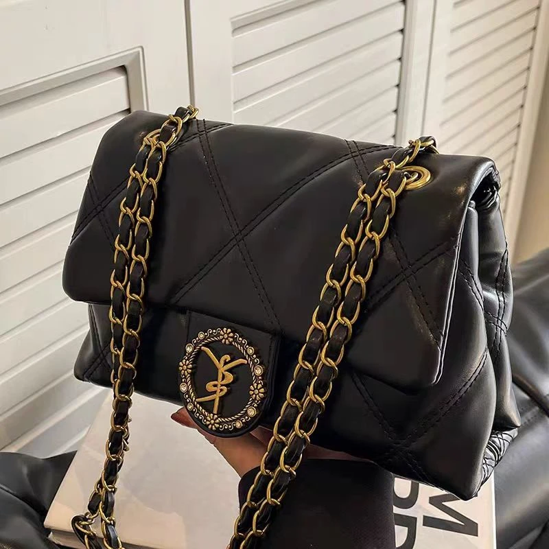 时尚绣线灵格百搭斜挎包