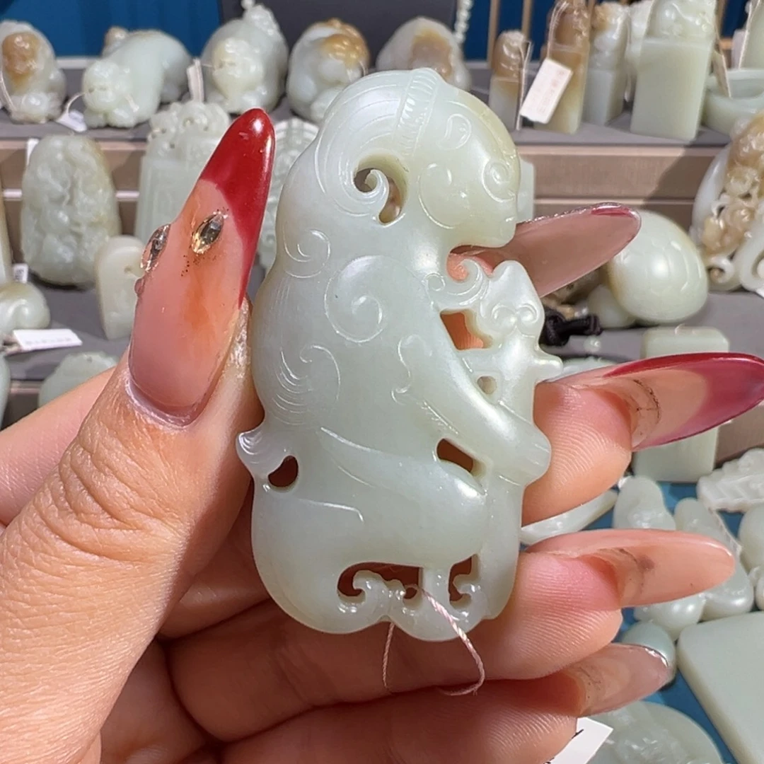 和田玉（糖玉）未镶嵌颈饰