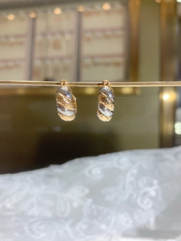 18K 4D小号双色麻花耳扣