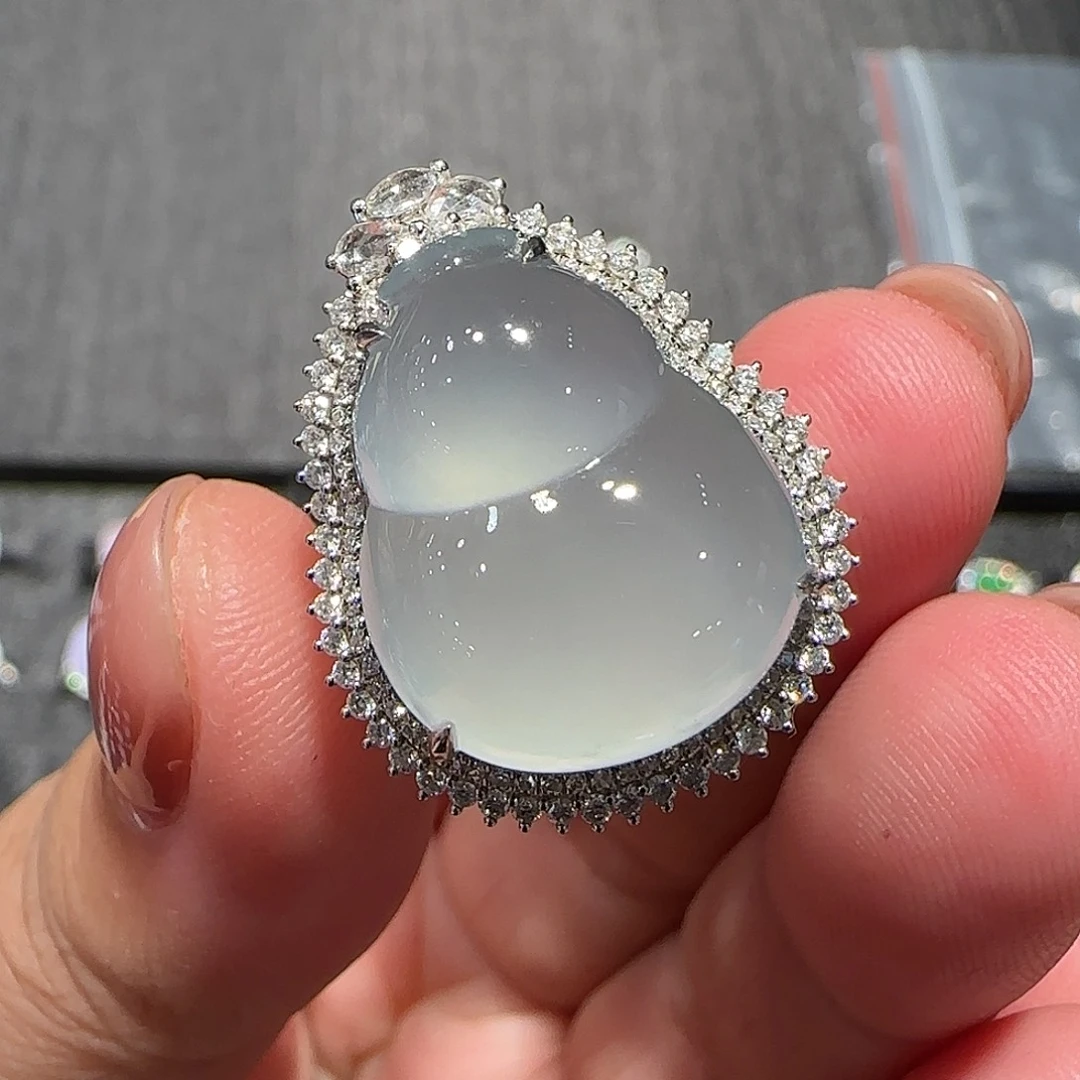 翡翠18K金镶嵌颈饰天然翡翠