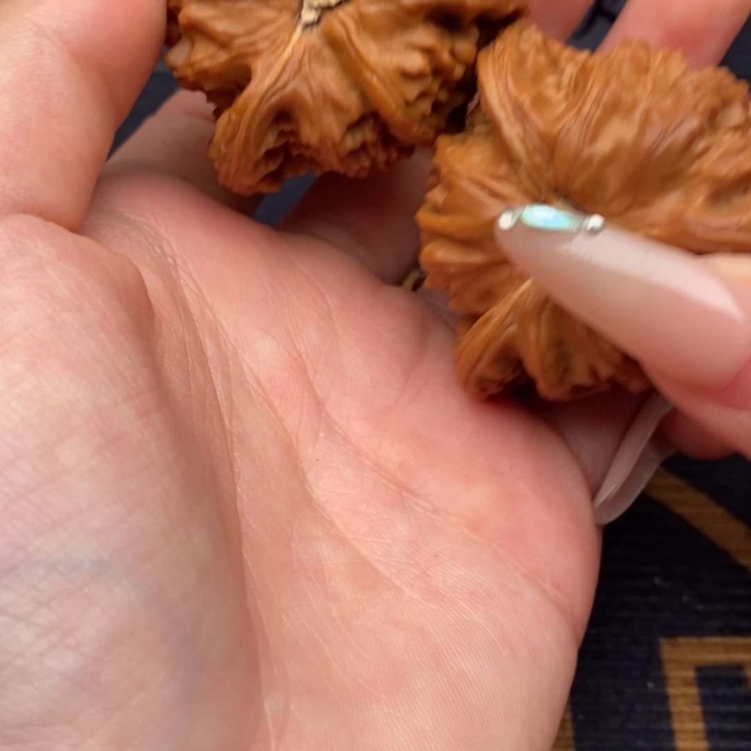 风***日文玩核桃吊坠白狮子