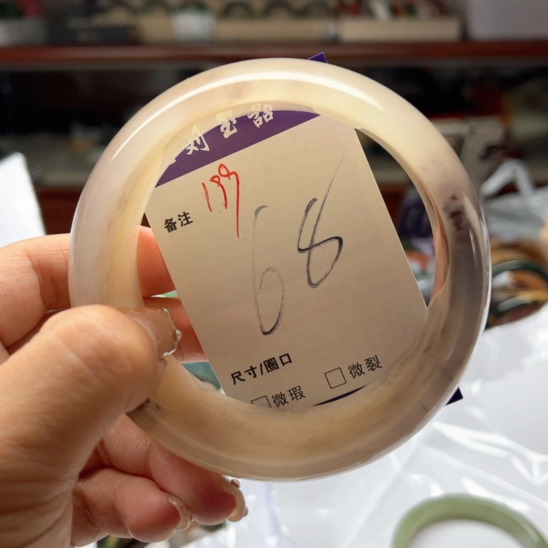 未镶嵌手镯石英岩玉