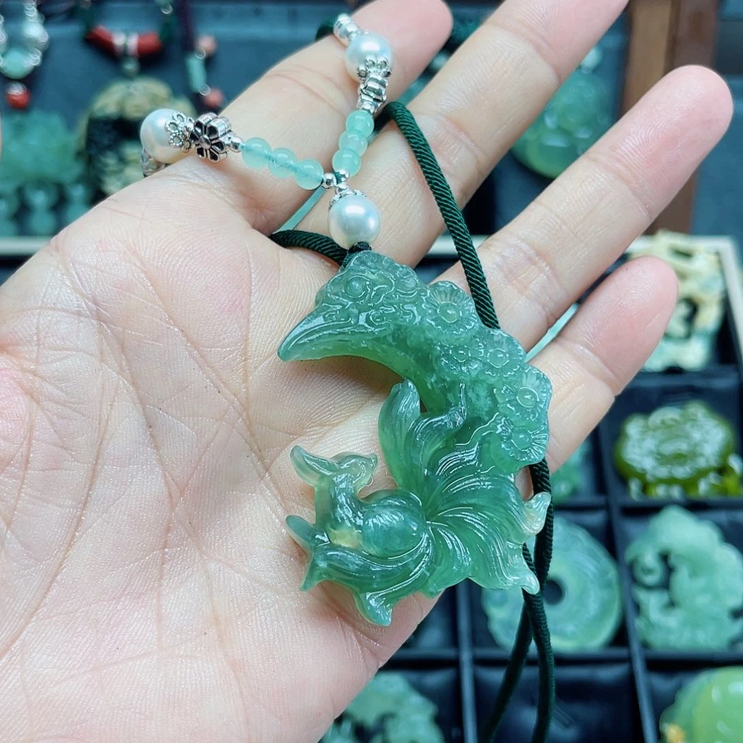 蛇纹石玉未镶嵌颈饰