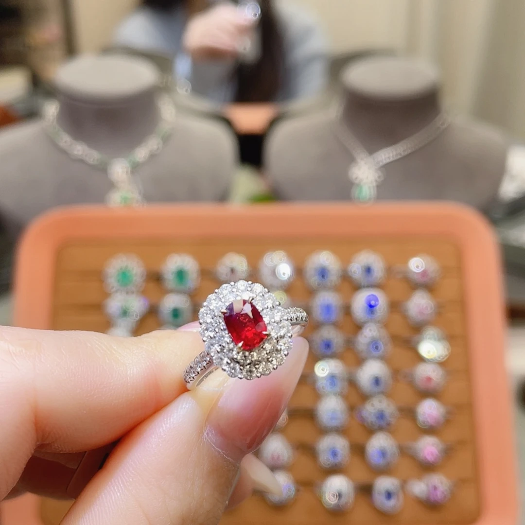 18K金镶嵌红宝石戒指无烧1.03