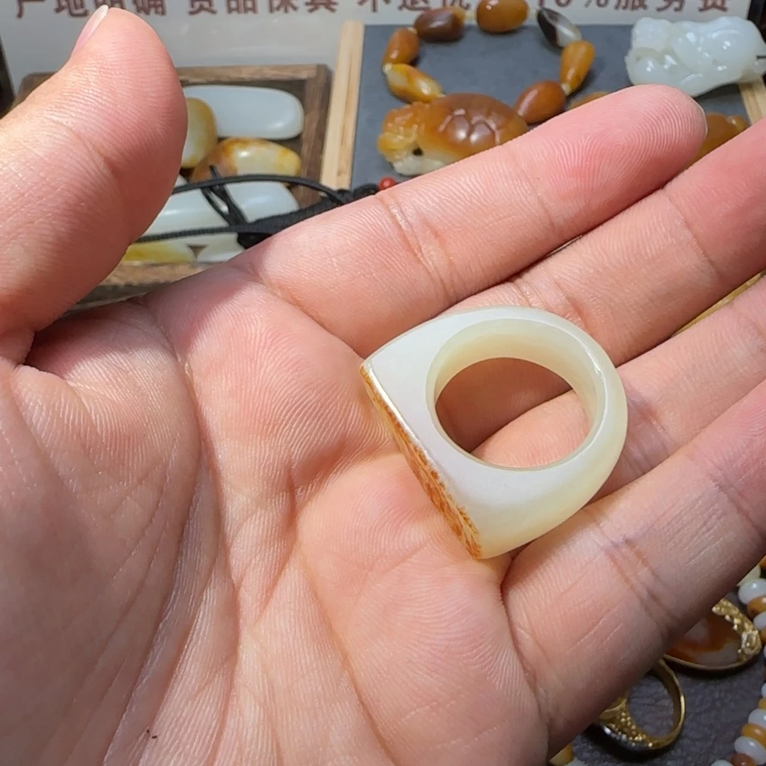 咕***兽和田玉（糖玉）未镶嵌颈饰